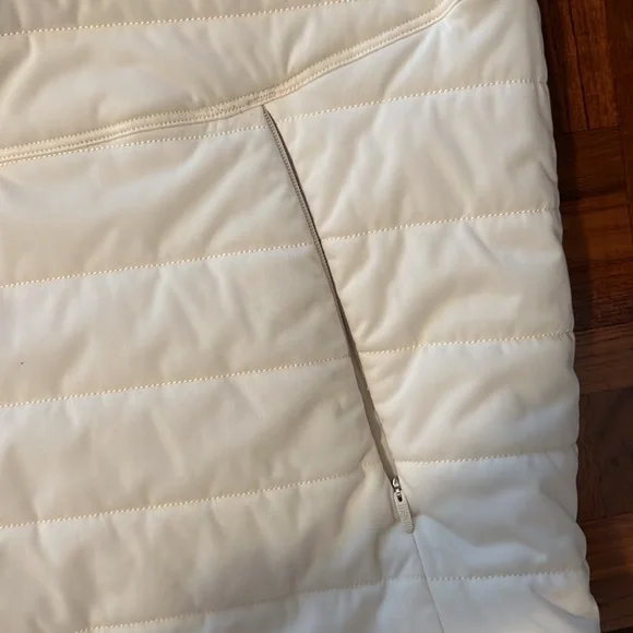 Lululemon White Pullover sz 2 - Picture 3 of 8